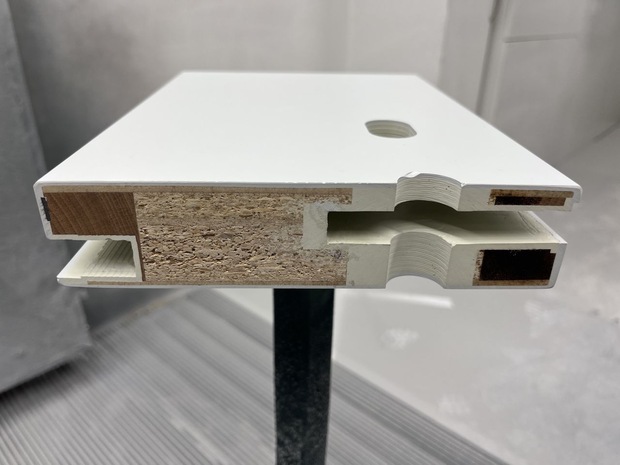 Der Innenaufbau von einem Giessharz-Element.